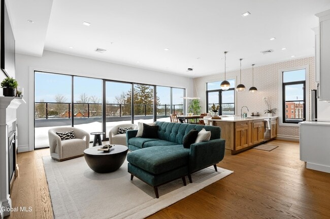 Building Photo - 78 Church St