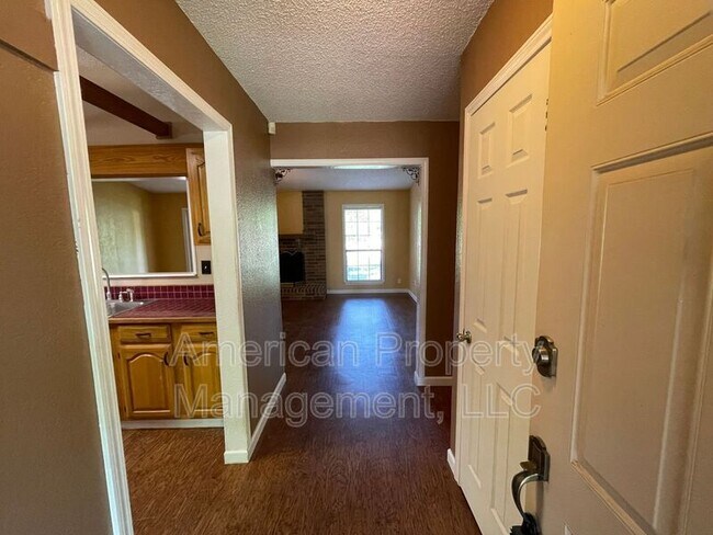 Building Photo - 1222 W Los Angeles Cir