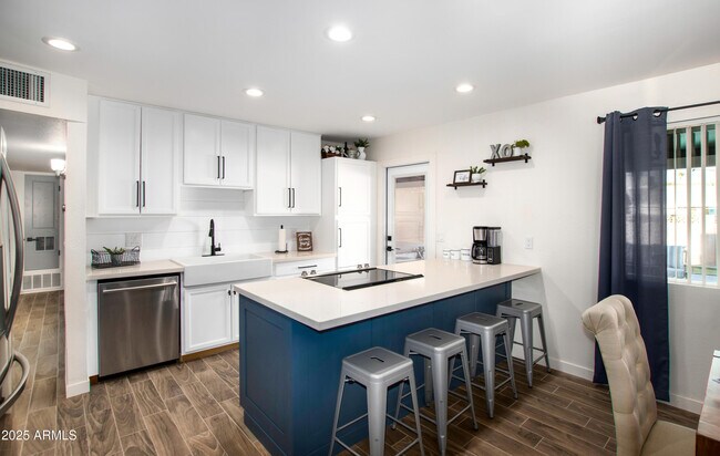 Foto del edificio - 7308 E Pierce St
