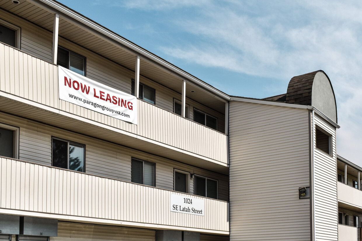 Primary Photo - Latah Apartments