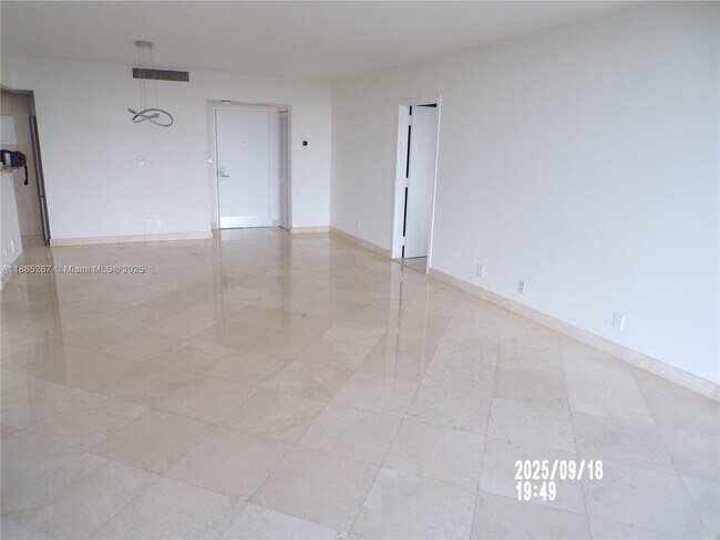 Foto del edificio - 780 NE 69th St