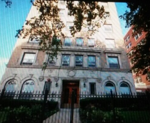 Primary Photo - 6330 N Winthrop Ave