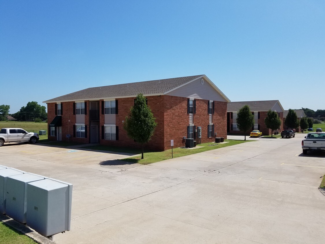 Primary Photo - 203 Summerfield Dr