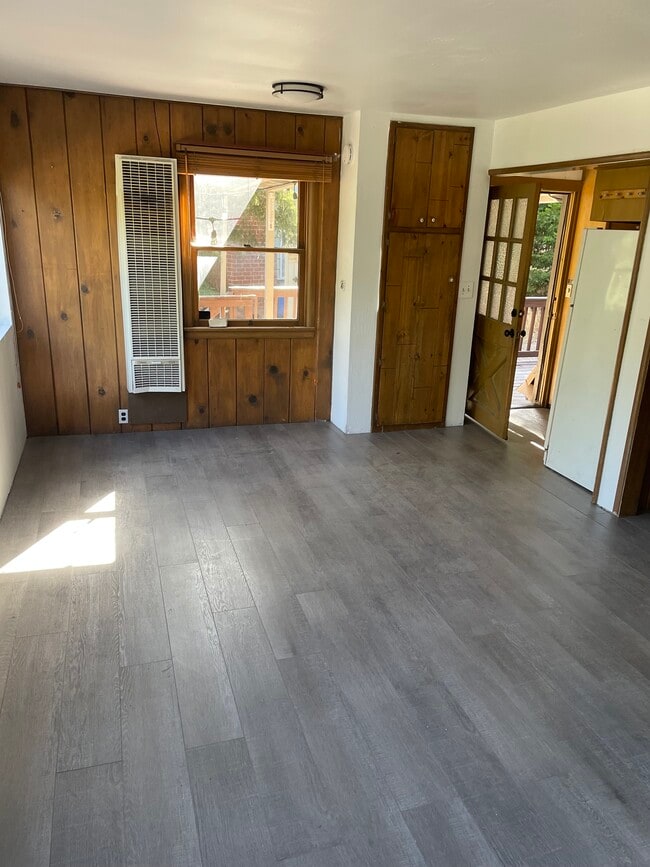 Building Photo - 316 La Casita Dr