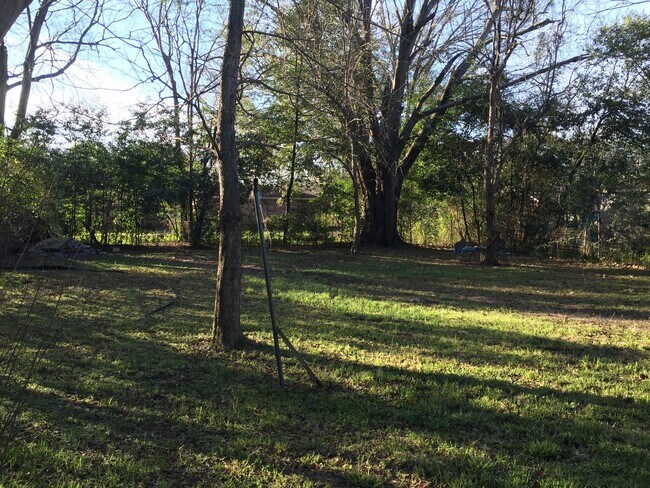 Building Photo - **AVAILABLE NOW**Near Ft. Benning/Columbus...