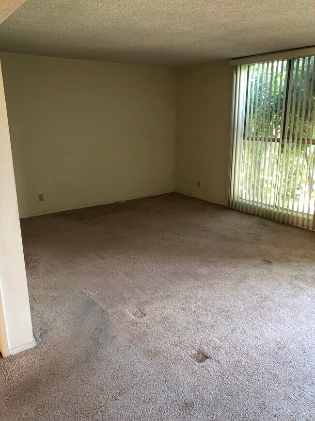 bedroom - 4055 Tujunga Ave