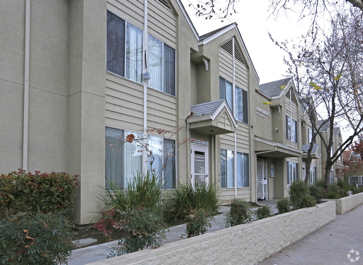 Foto del edificio - Troy Apartments