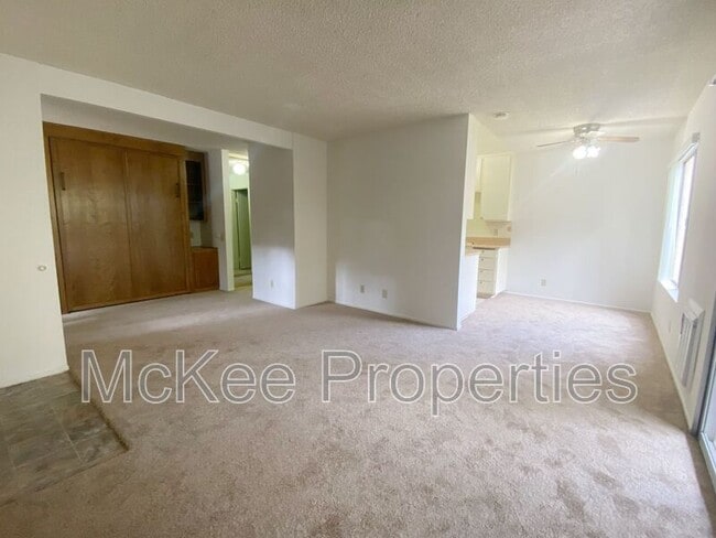 Foto del edificio - 8628 Via Mallorca Via