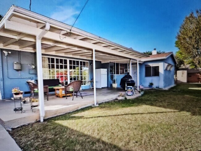 Backyard access near your ADU - 9424 Swinton Ave