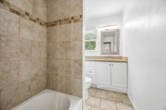 Foto del edificio - 5827 Southminster Dr