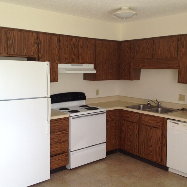 large kitchen - 289 Cobblestone Dr