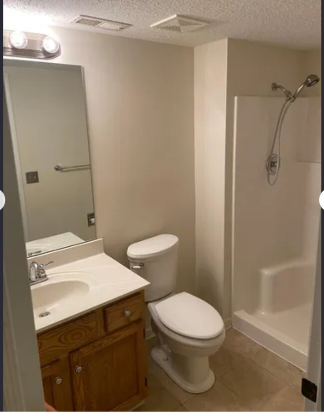 Foto del edificio - 2700 Indian Ridge Rd
