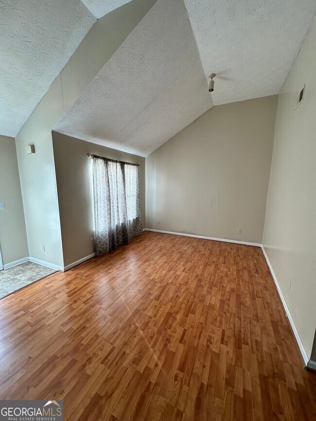 Foto del edificio - 4766 Creekside Pl