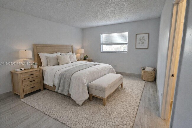 Foto del edificio - 4621 SW 33rd Ave