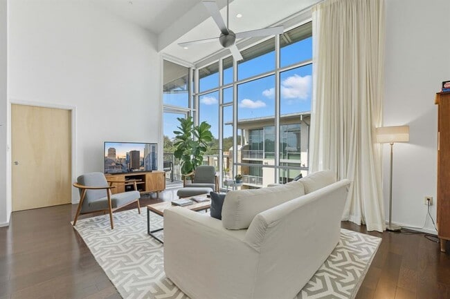 Foto del edificio - 1600 Barton Springs Rd
