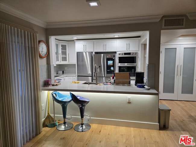 Foto del edificio - 4733 Elmwood Ave