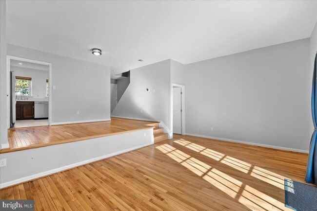 Building Photo - 2146 Golf Course Dr