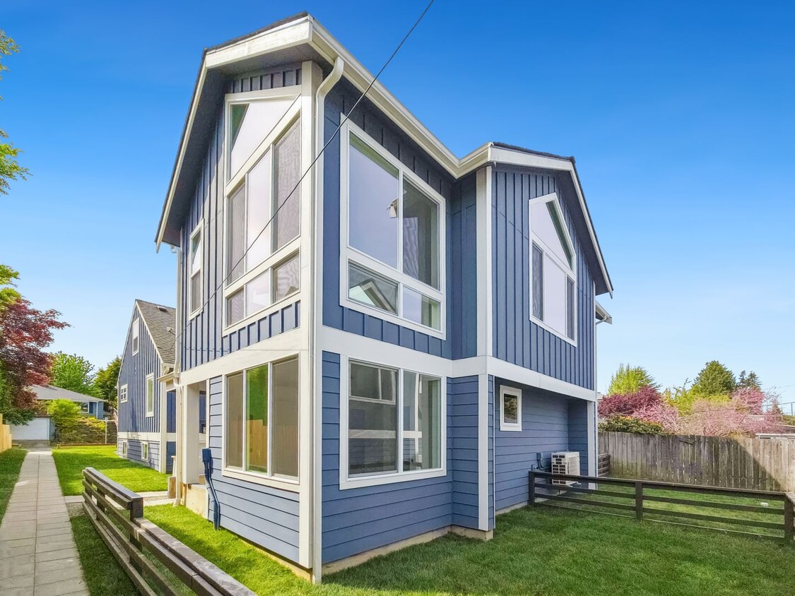 Foto principal - Modern 3-Bedroom AADU with Bright, Open Sp...