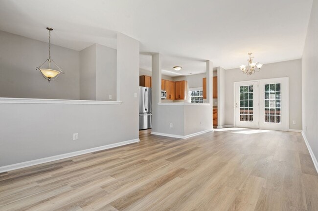 Building Photo - Renovated Split-Level Home in Hope Valley Farms