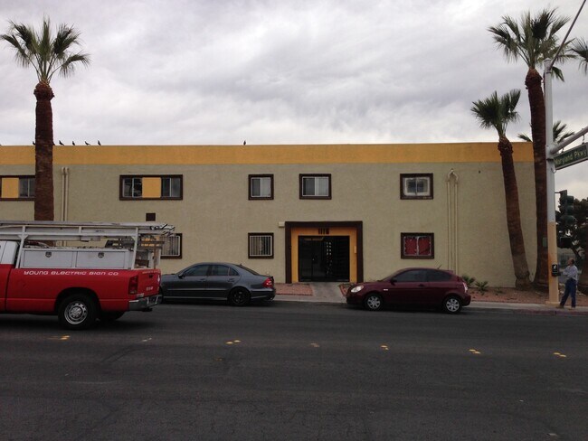 Building Photo - 211 N Maryland Pkwy unit D