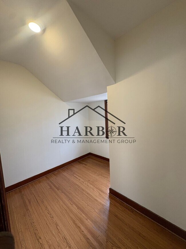 Foto del edificio - 711 1st Dr NW