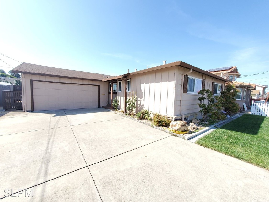 Primary Photo - 3 br, 2 bath House - 13857 Tortuga Rd