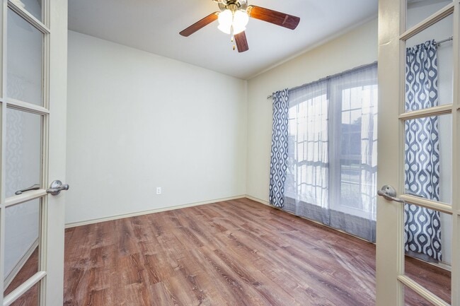 Foto del edificio - 3108 Tamarack Ln