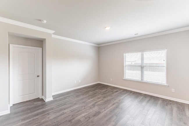 Building Photo - 290 Caudle Dr