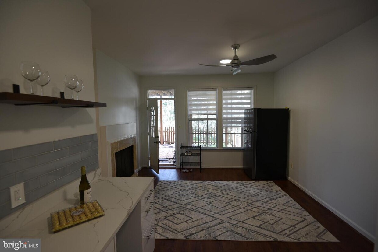 21015 Roaming Shores Terrace, Ashburn, VA 20147 Townhome Rentals in