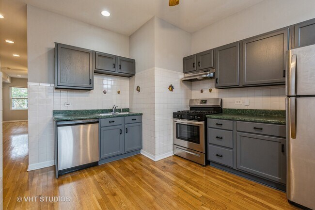 Foto del edificio - 3818 W Ainslie St