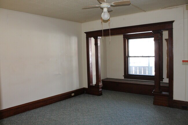 Foto del edificio - 453 W 8th St