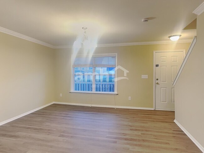 Foto del edificio - 1717 Cabarrus Crossing Dr