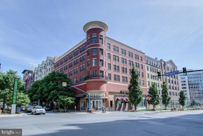 Building Photo - 38 Maryland Ave
