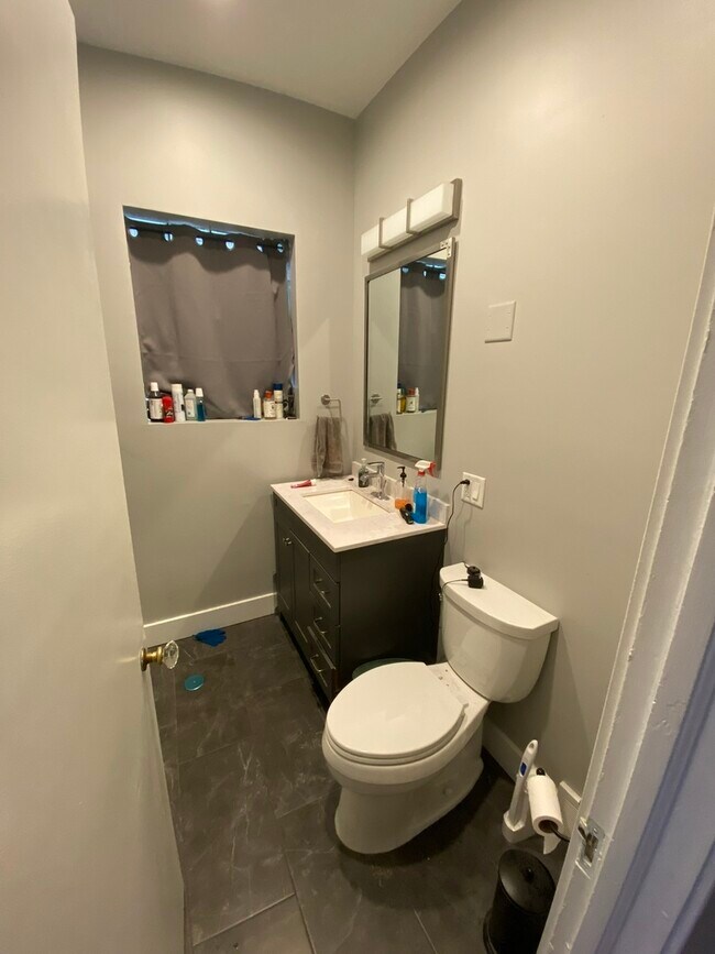 Foto del edificio - 4847 N Damen Ave