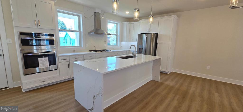 Primary Photo - 416 Chapel Alley