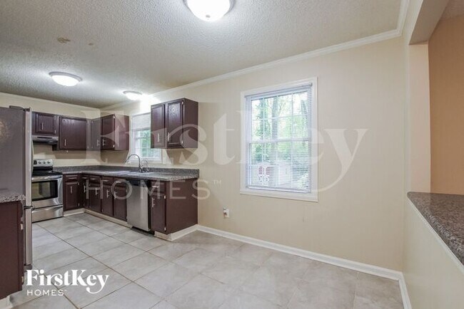 Foto del edificio - 7225 Rollingridge Drive