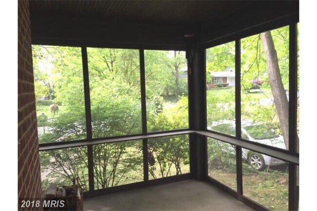 Foto del edificio - COZY CAPE COD CLOSE TO METRO AND 495