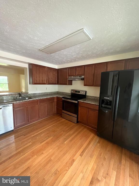 Foto del edificio - 7552 Rain Flower Way