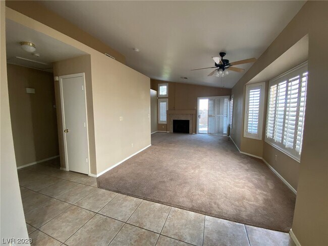 Building Photo - 878 Carnival Ave
