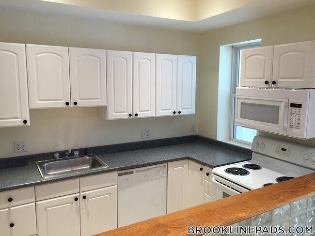 Foto del edificio - 1801 Beacon St
