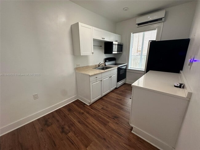 Building Photo - 267 NW 33rd St