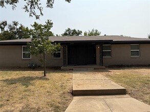 Building Photo - 2505 Normont Cir