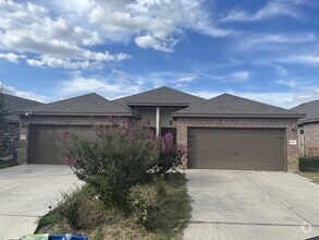 Building Photo - 2611 Pahmeyer Rd