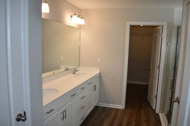 Building Photo - Beautiful 3BR 2BA Home w/ Stainless Kitchen • Fenced Yard in San Salito!