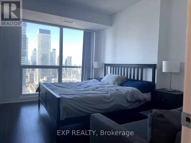 Photo du bâtiment - 386 Yonge St