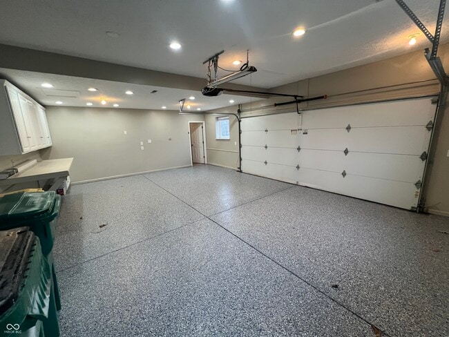 Building Photo - 344 W Columbine Ln