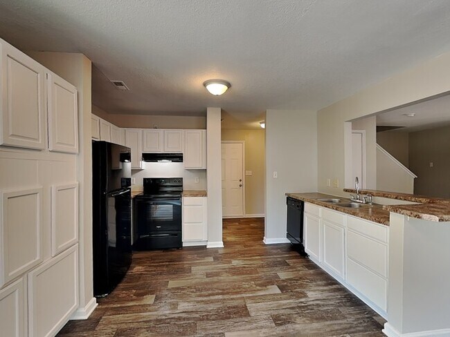Building Photo - Gorgeous Home!!