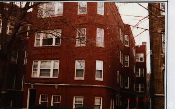 Foto principal - 2047-2049 W Berwyn Ave