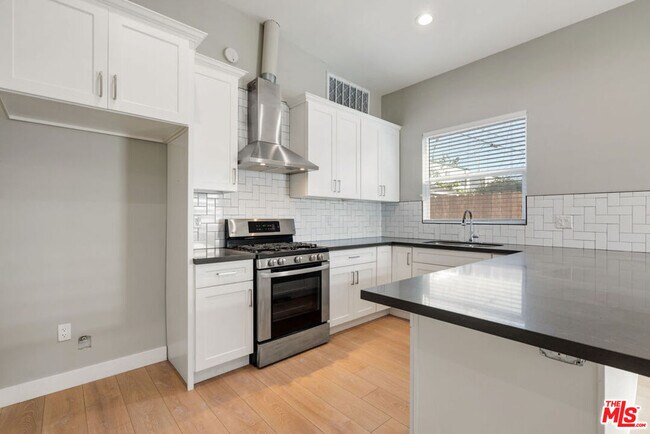 Foto del edificio - 5461 Geer Ave