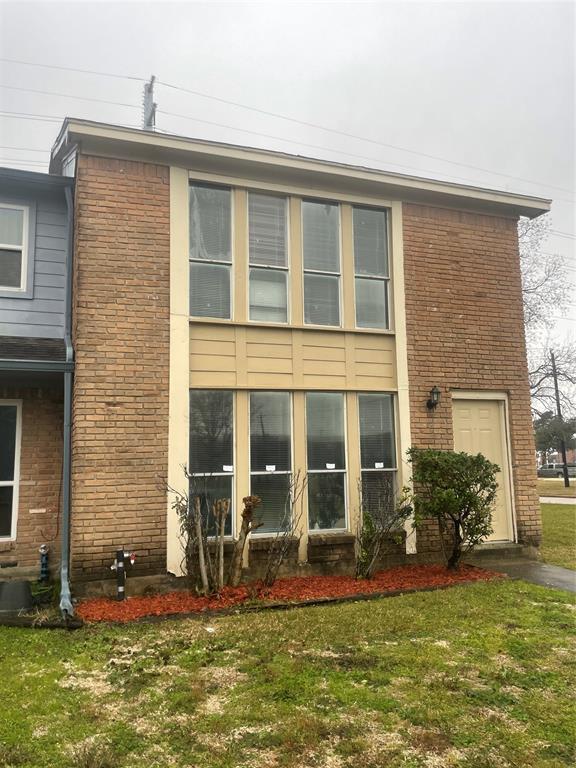 Building Photo - 8294 Oakhaven Rd